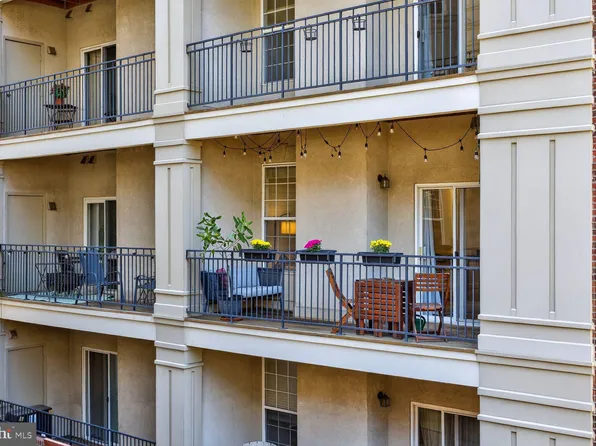 2330 14th St N APT 205, Arlington, VA 22201