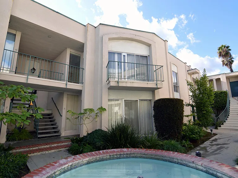837 Magnolia Ave #11 — Photo 3