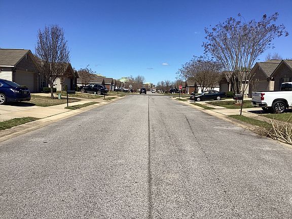 5th image of 10100 Lenox Cir
