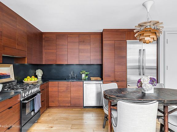 3rd image of 540 W 28th St #10C
