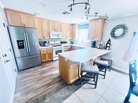 3rd image of 1274 Belridge St