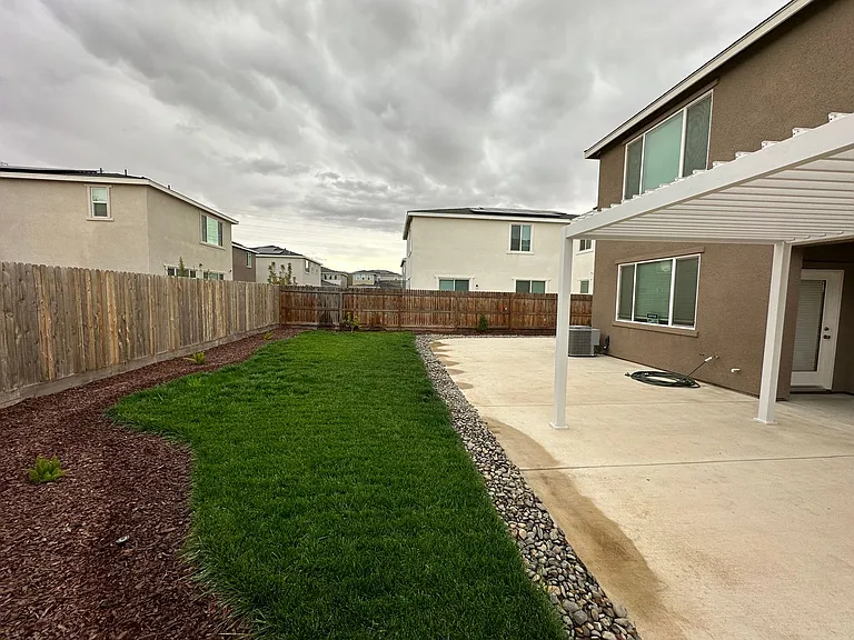 2455 Robledo Way — Photo 4