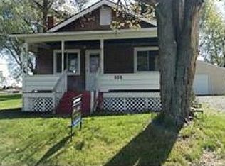 525 Nicholson Ave, Ellwood City, PA 16117