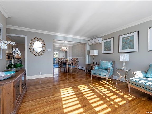 4th image of 26 Roosevelt Ct