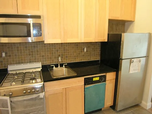 Rented by City Connections Realty | media 7