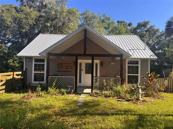 103 Grove St, Melrose, FL 32666