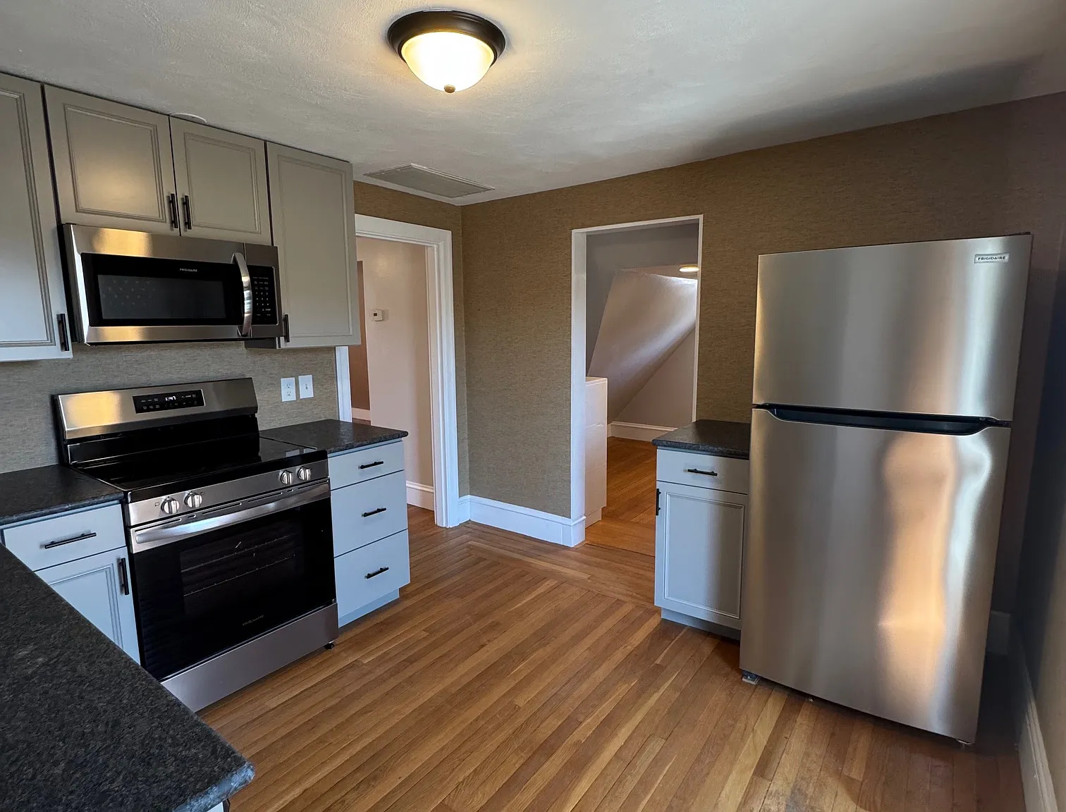 1 bed, 1100 sqft, $1,825 — Photo 3