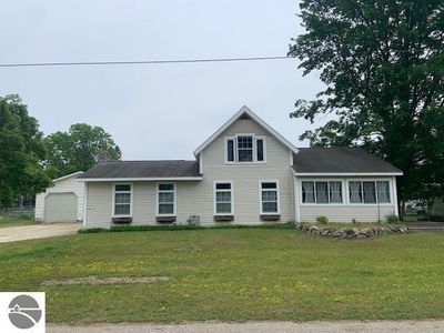206 N Maple St, Bellaire, MI, 49615
