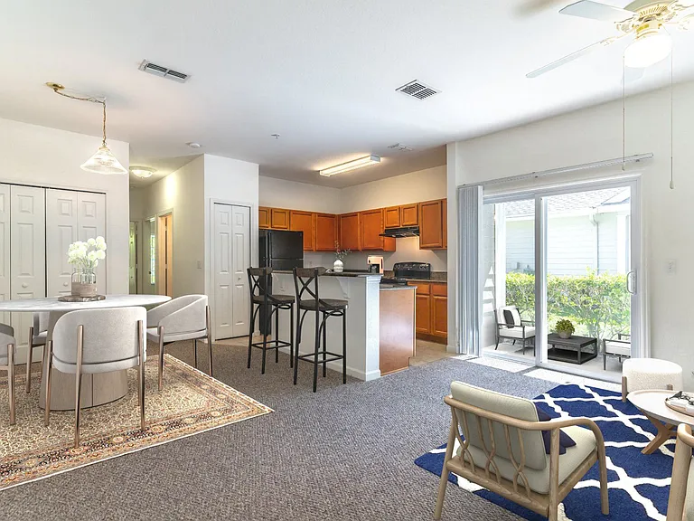 Spring Lake Cove Apartments — Photo 25