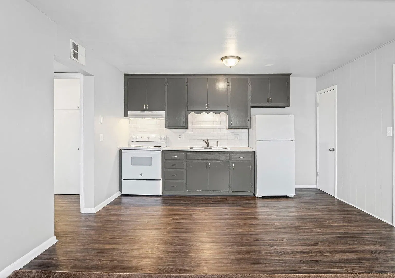 One Forty Flats — Photo 1