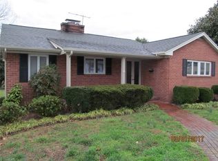 214 Orchard St, Mount Airy, NC 27030