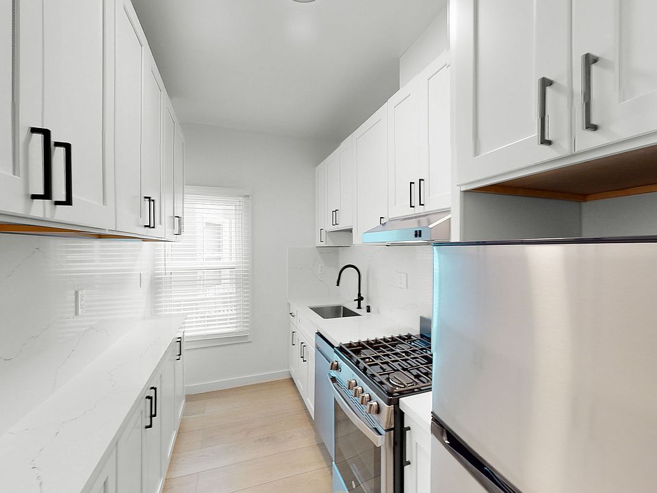 1st image of 903 Pine St APT 24