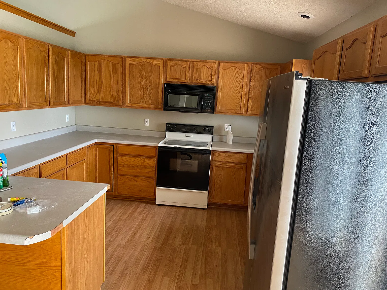 3 bed, 2.5 bath, 1628 sqft, $2,100 — Photo 3