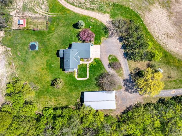 13774 Furuby Rd, Center City, MN 55012