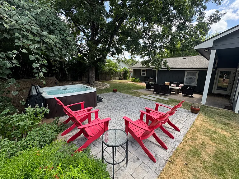 1100 Louise St — Photo 11