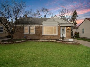 31054 Barton St, Garden City, MI 48135