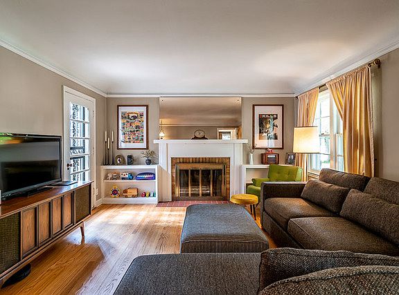 4th image of 223 Oak Knolls Ave