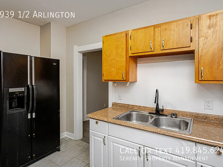 1939 1/2 Arlington Ave — Photo 8
