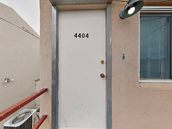 4th image of 4404 Lomas Blvd NE #1
