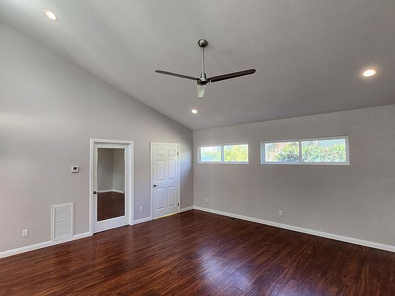5th image of 8440 La Jolla Shores Dr #B