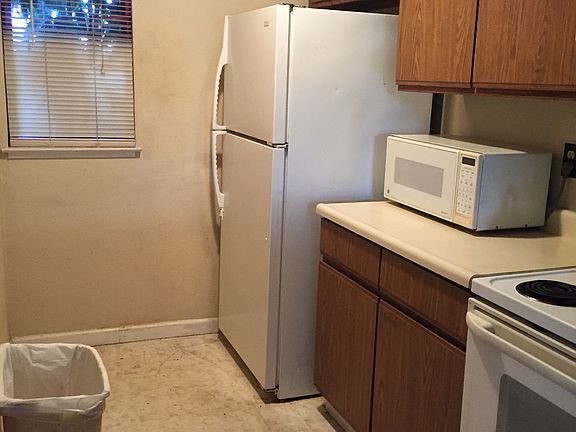 5th image of 27913 Thornton Ct