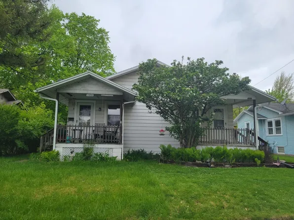 2853 Lansing Dr, Dayton, OH 45420