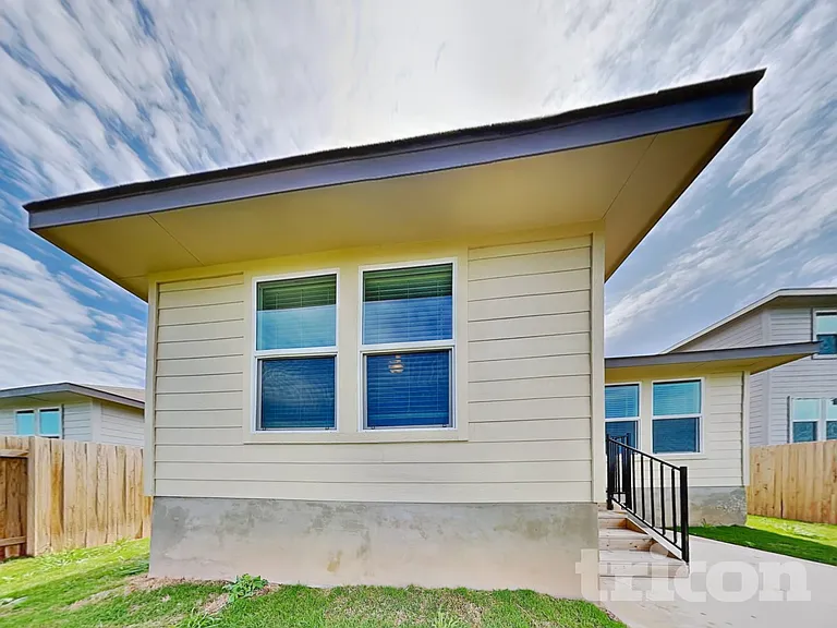 5208 Saddle Club Dr — Photo 15