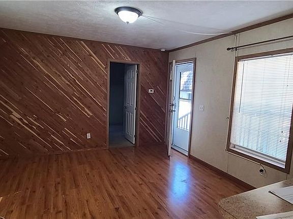 4th image of 2505 Woodbridge Ave #16L