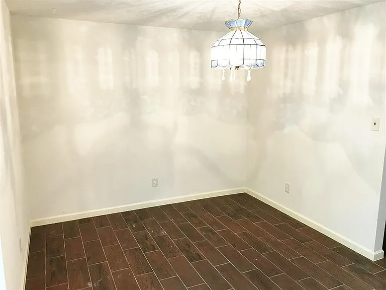 2621 N Woodloch St — Photo 10