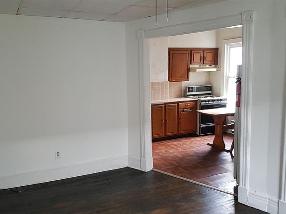 2nd image of 238 Ontario St #3