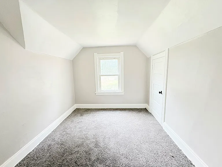 217 Everett St — Photo 16