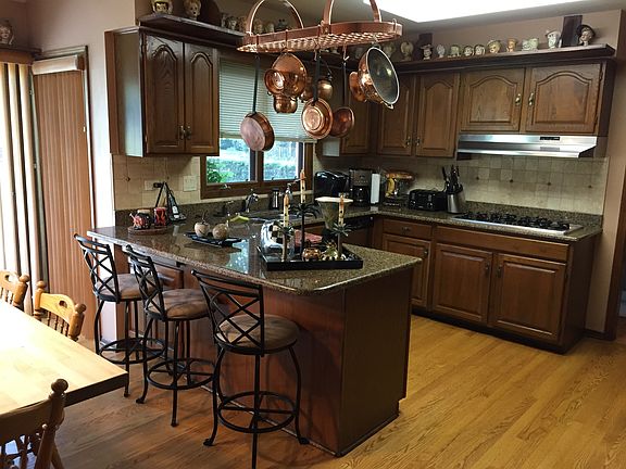 Large kitchen - new appliances