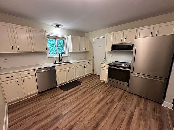 2nd image of 3970 Leroy Blvd