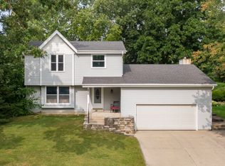 2142 Kensington Dr, Waukesha, WI 53188