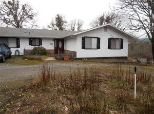 528 Crystal Dr, Grants Pass, OR 97527