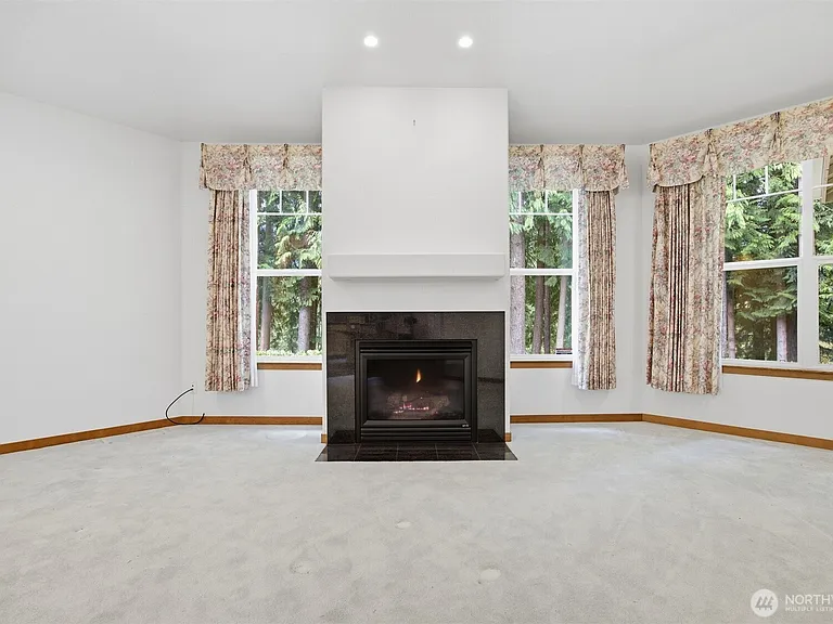 237 Creekview Crst — Photo 33