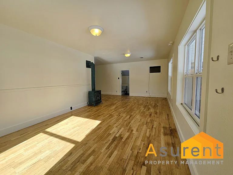 459 Willow St — Photo 3