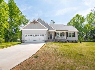 208 Travis Meadows Ln, Lexington, NC 27295
