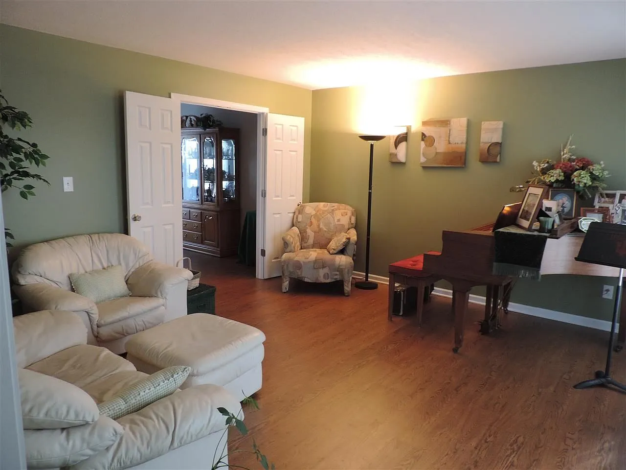 4630 E Compton Blvd photo 1