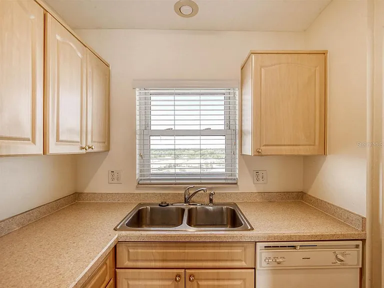 4939 Floramar Ter #904 — Photo 8