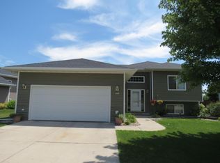 1309 Yorktown Cir, Brookings, SD 57006
