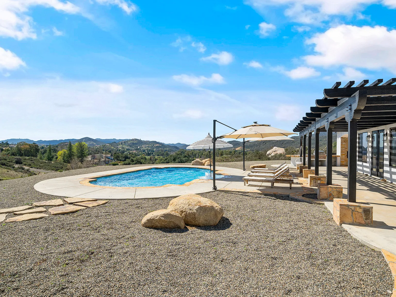 37700 Calle De Lobo — Photo 4