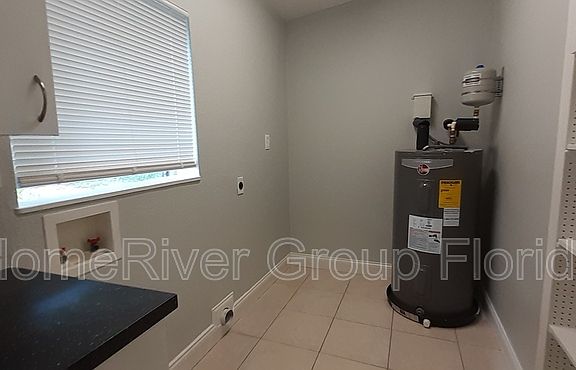 5th image of 6008 Beechmont Blvd