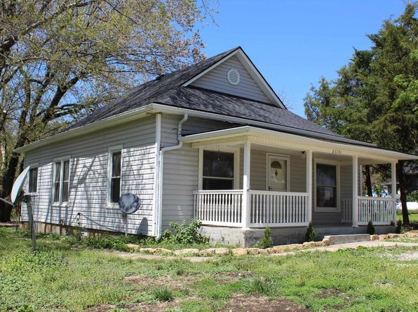 23151 Elm St, Vassar, KS 66543