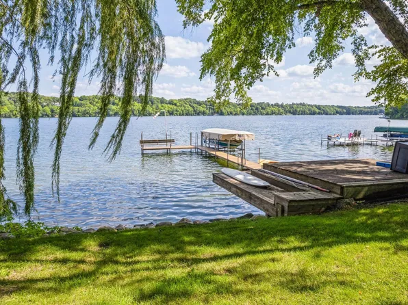 20765 Radisson Rd, Shorewood, MN 55331