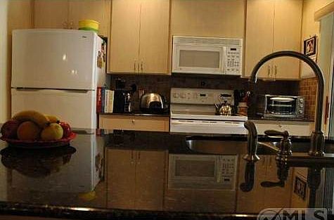 5th image of 1248 NW Sun Terrace Cir #15B