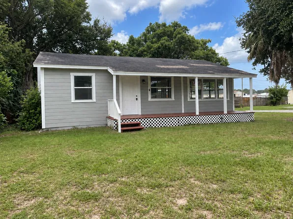 5735 8th St, Zephyrhills, FL 33542