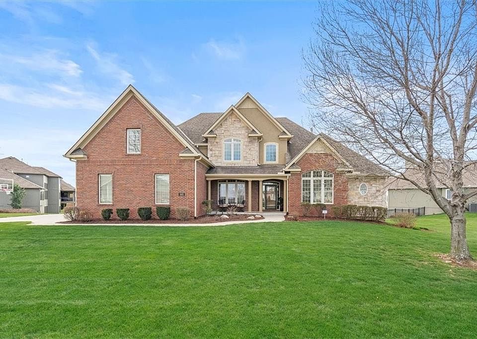 1st image of 8165 NW Masters Ln