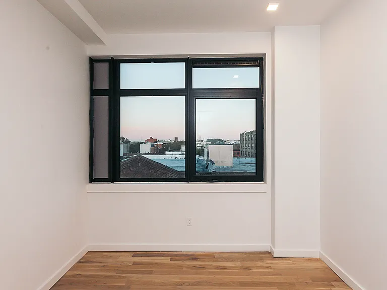 44 Kent St #318 — Photo 7