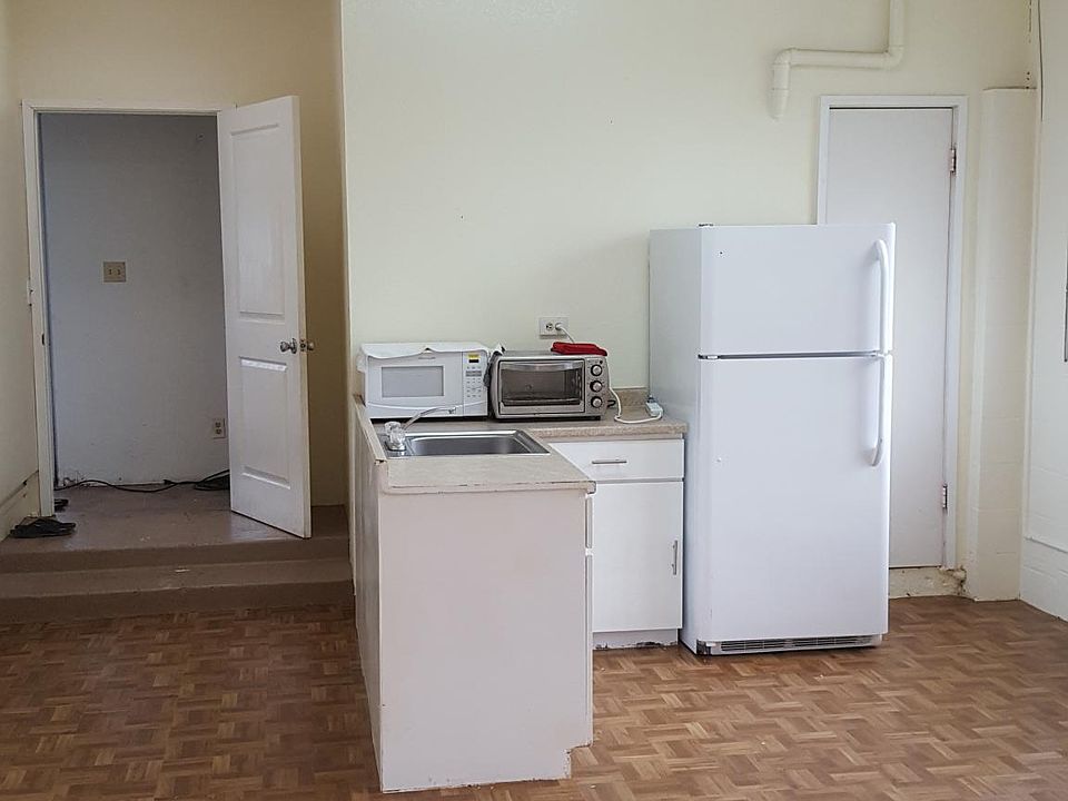 2nd image of 1003 Neal Ave #C
